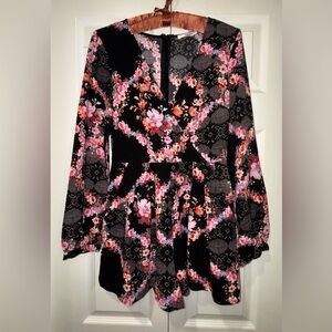 Mika & Gala Floral Lace Trim Romper | Size 8. EUC